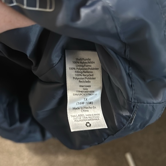 Women’s Coat - Picture 5 of 5